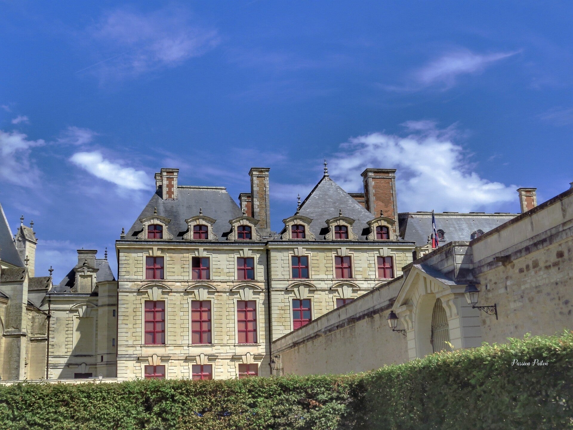 Le château des ducs de La Trémoïlle — vue 2