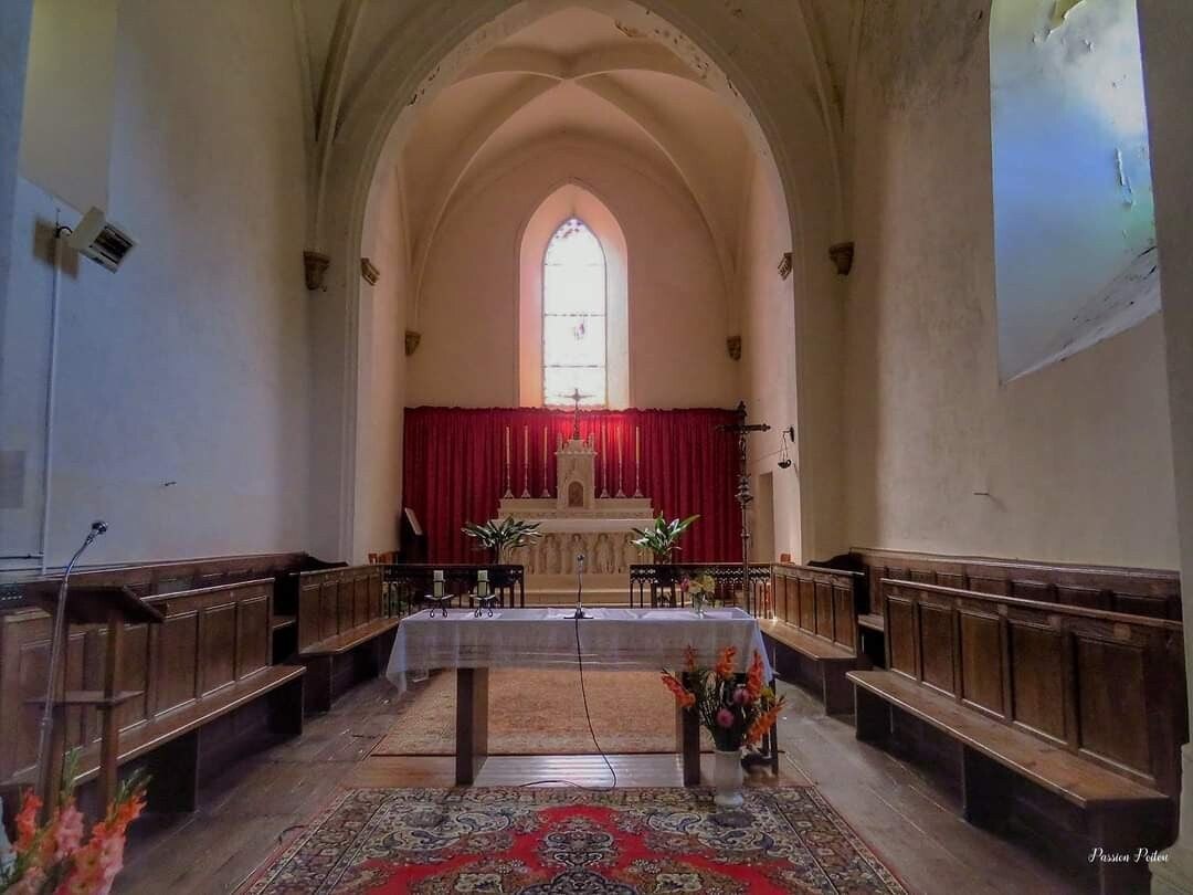 Le chœur de Saint-Hilaire et sa fenêtre axiale