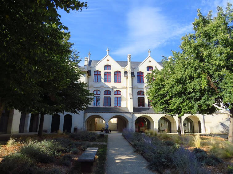 L’Hôtel Tyndo — vue 1