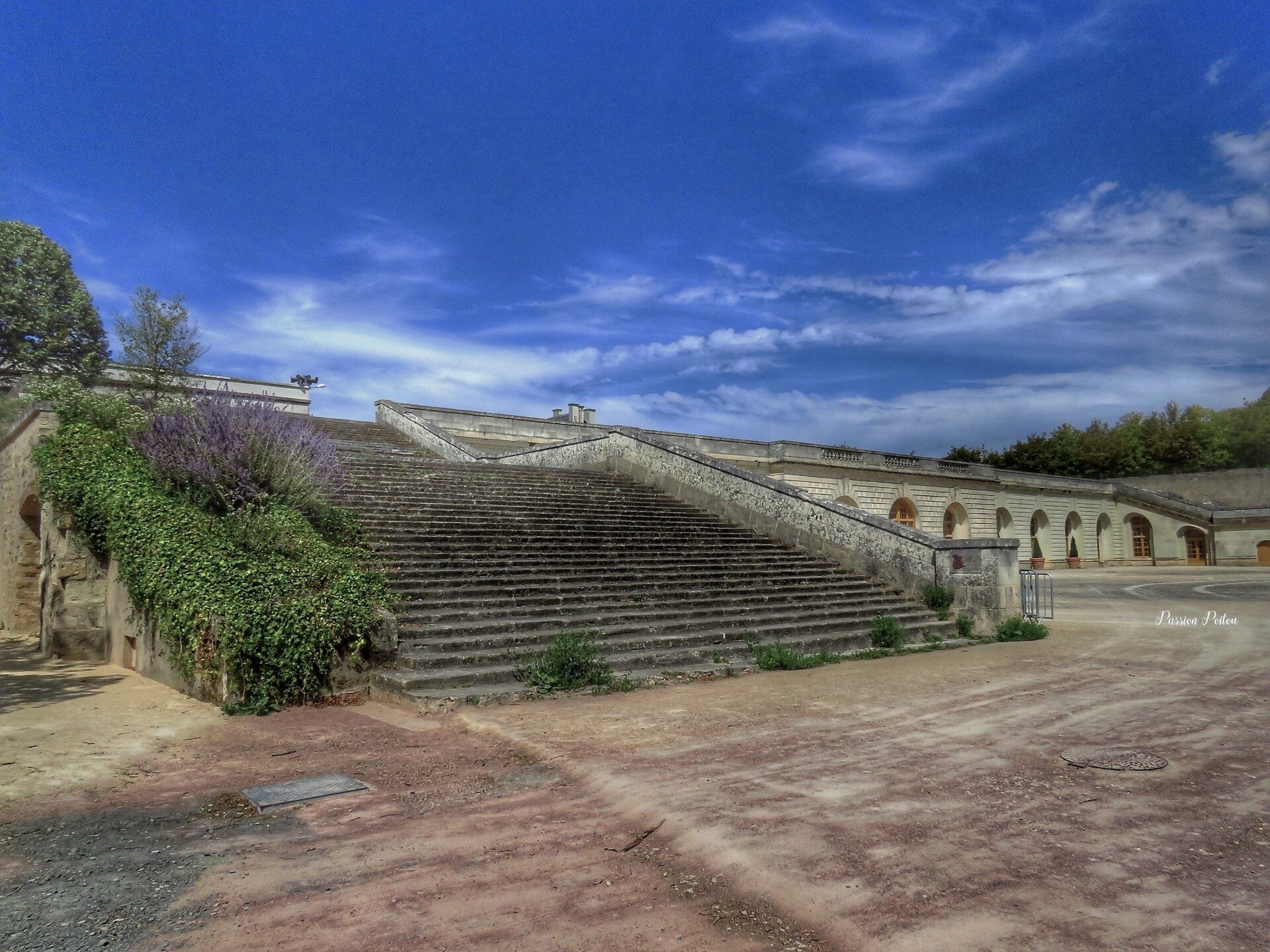 L’orangerie et les jardins du château — vue 4