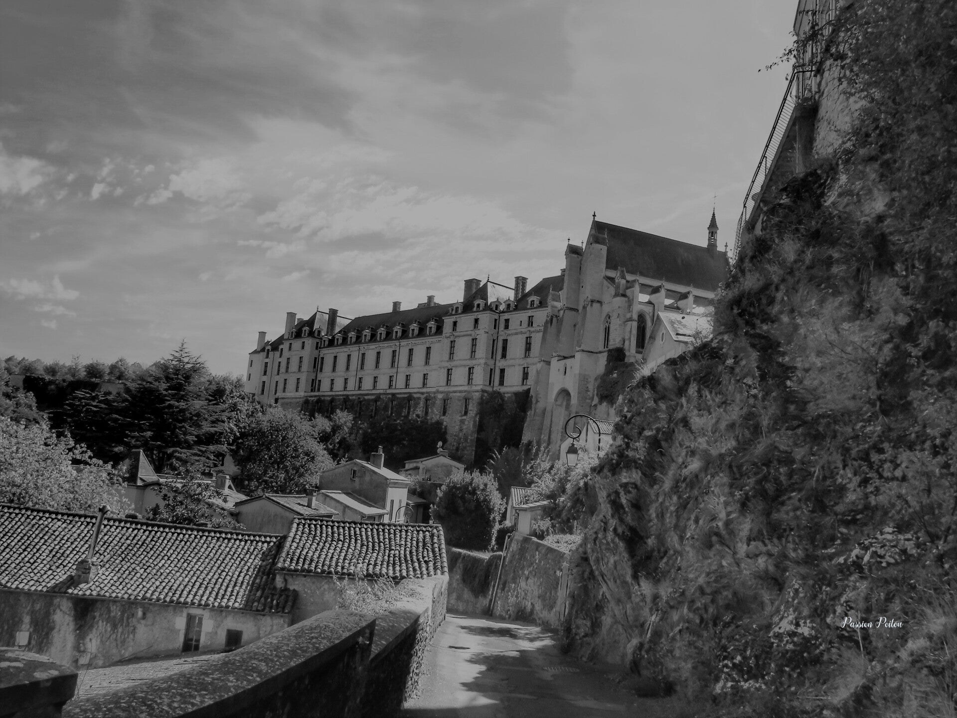 Le château des ducs de La Trémoïlle — vue 5