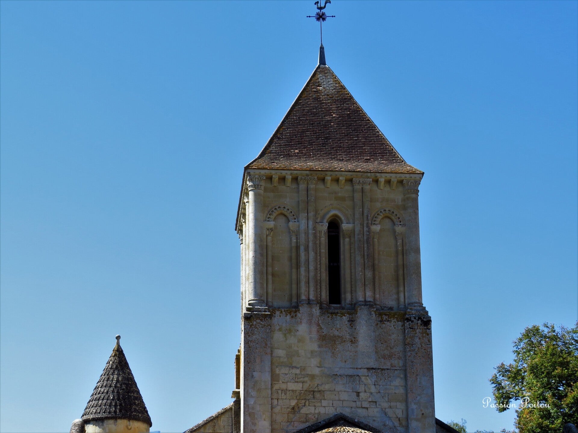 Le clocher de Saint-Hilaire
