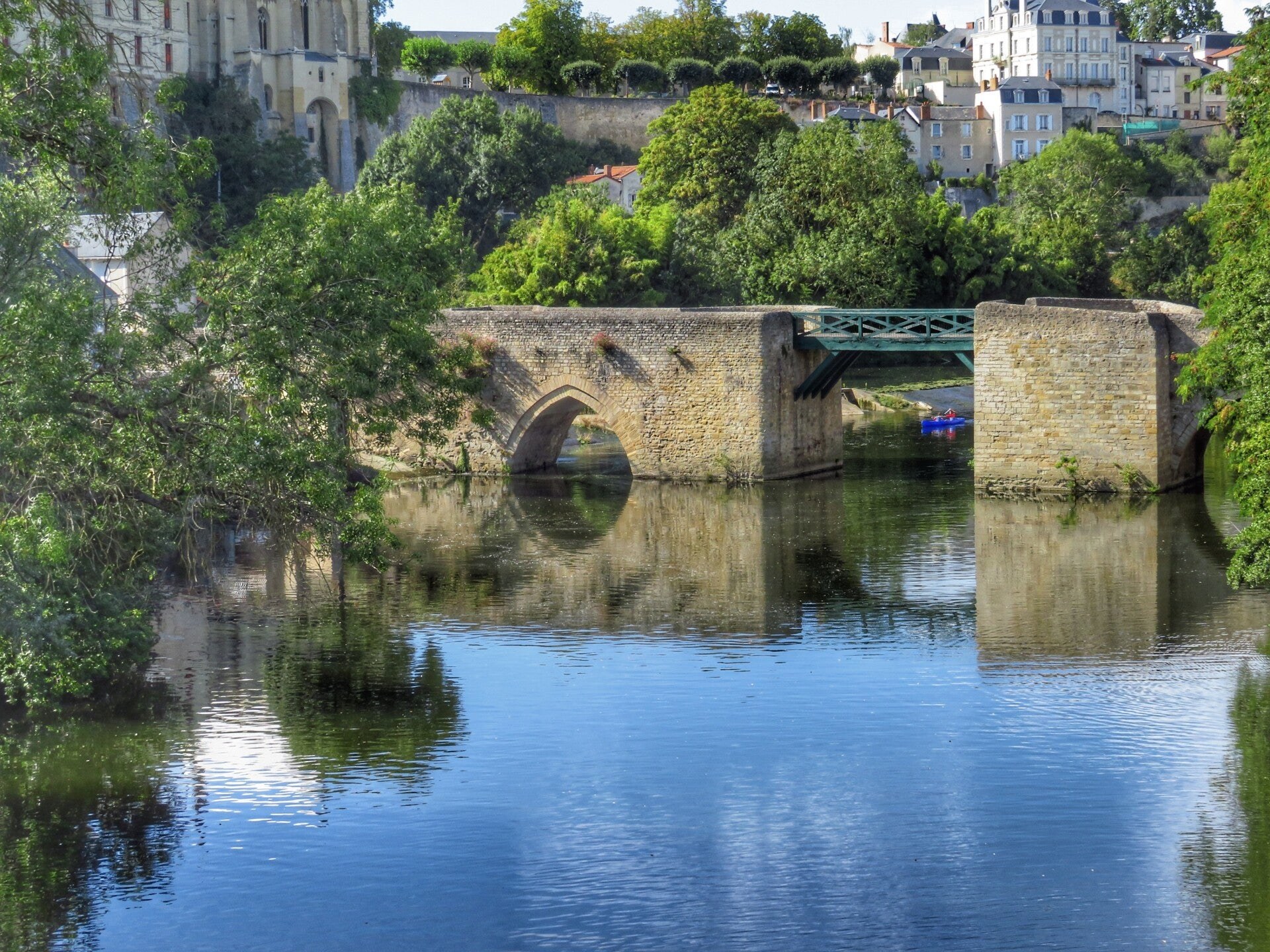 Le Thouet, les promenades et le canoë — vue 6